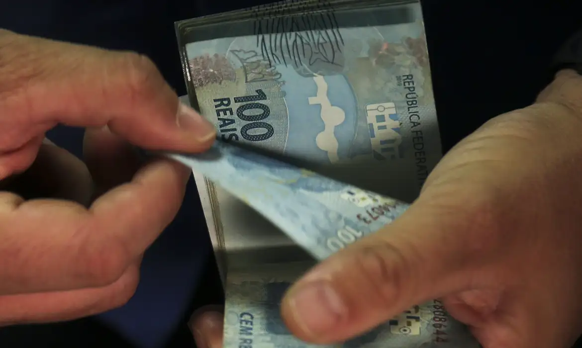 Governo libera sistema do Desenrola Brasil e bancos já podem oferecer renegociação de dívidas para até 27 milhões de pessoas